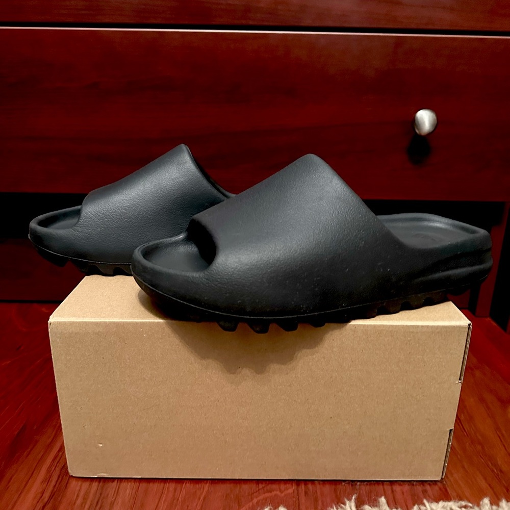 Yeezy Slides Onyx US 10 unisex